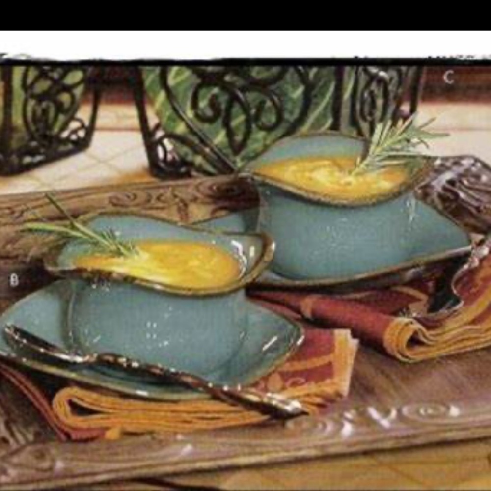 NIB Southern Living At Home Tuscan Tidbits and Saucers set of 2